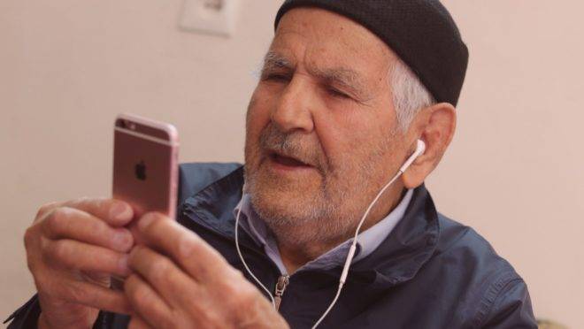 Atividades que estimulam a capacidade mental e a manutenção de interações sociais online ajudam a frear o desgaste cognitivo