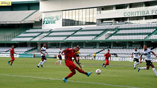 Último jogo do Paranaense, justamente um Atletiba, foi sem público, o primeiro da história. Os dois times estarão na Série A neste ano.