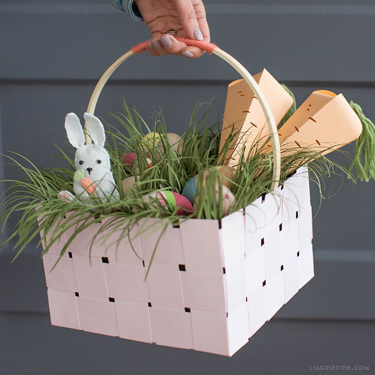 <a href="https://liagriffith.com/woven-paper-basket-with-easter-grass/?utm_source=Pinterest&utm_campaign=fa9aac477b-Weekly%20Newsletter&utm_medium=Social&utm_term=0_e8d7ffacc0-fa9aac477b-196884189&mc_cid=fa9aac477b&mc_eid=3a5dc61659" target="_blank" rel="noreferrer noopener" aria-label=" Veja o passo a passo para montar esta cesta de papel-cartão. (abre numa nova aba)"> Veja o passo a passo para montar esta cesta de papel-cartão. </a> <a href="https://liagriffith.com/woven-paper-basket-with-easter-grass/?utm_source=Pinterest&utm_campaign=fa9aac477b-Weekly%20Newsletter&utm_medium=Social&utm_term=0_e8d7ffacc0-fa9aac477b-196884189&mc_cid=fa9aac477b&mc_eid=3a5dc61659" target="_blank" rel="noreferrer noopener" aria-label=" Veja o passo a passo para montar esta cesta de papel-cartão. (abre numa nova aba)"> Veja o passo a passo para montar esta cesta de papel-cartão. </a>