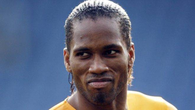Drogba foi um dos jogadores que protestaram.