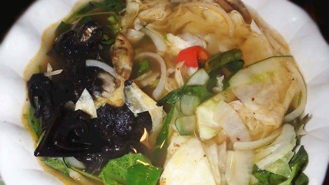 Como fonte de proteína, iguaria ou isca para turista, a carne de morcego é consumida pelo ser humano há milênios em várias partes do mundo.