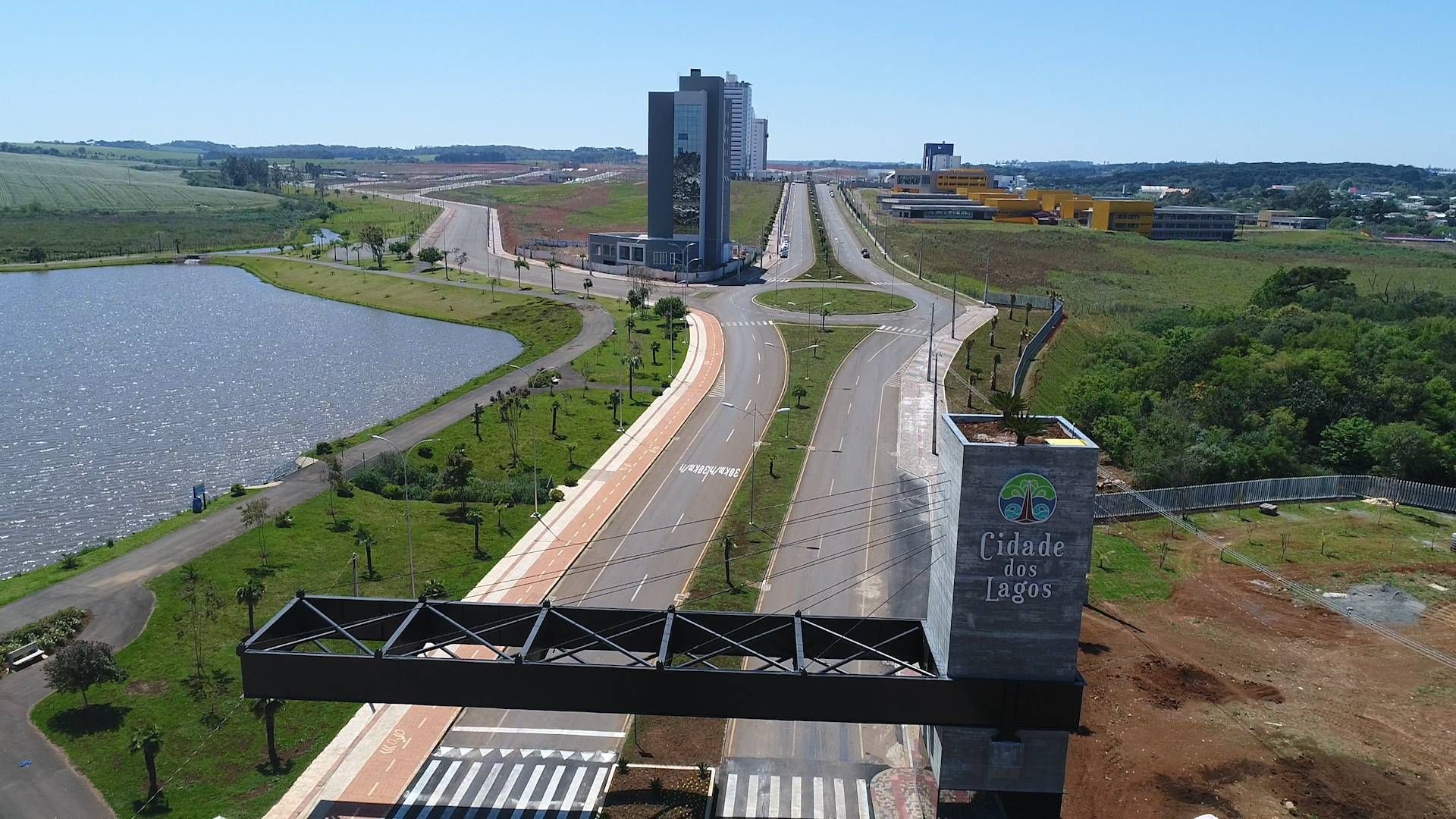 Portal de entrada do superbairro planejado Cidade dos Lagos