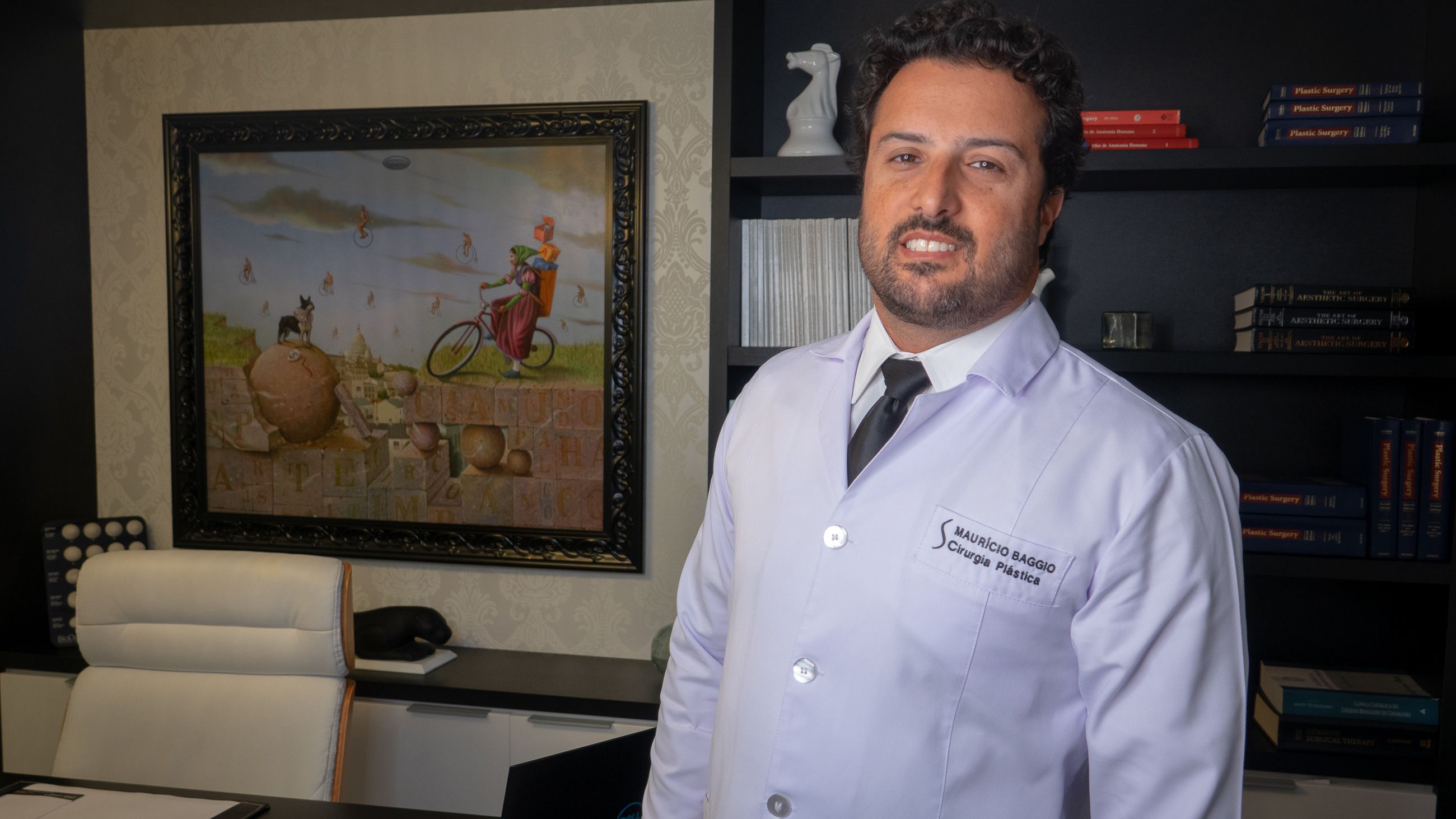Dr Mauricio Baggio em seu consultório