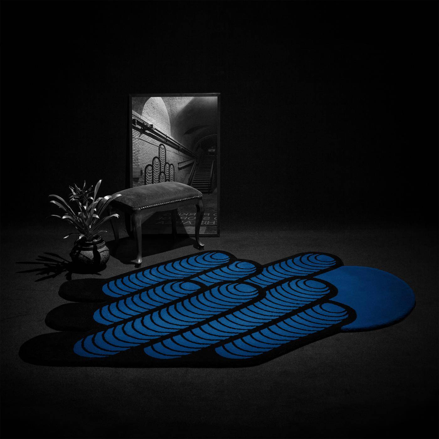 Criado pelo Studio Paulo Kobylka, a coleção Tapetes Prédios é inspirada nos grafites e concebida com desenhos simples, traços bem definidos e detalhes que sugerem luz e sombra. Disponível na Boobam, por R$ 5.340 Criado pelo Studio Paulo Kobylka, a coleção Tapetes Prédios é inspirada nos grafites e concebida com desenhos simples, traços bem definidos e detalhes que sugerem luz e sombra. Disponível na Boobam, por R$ 5.340
