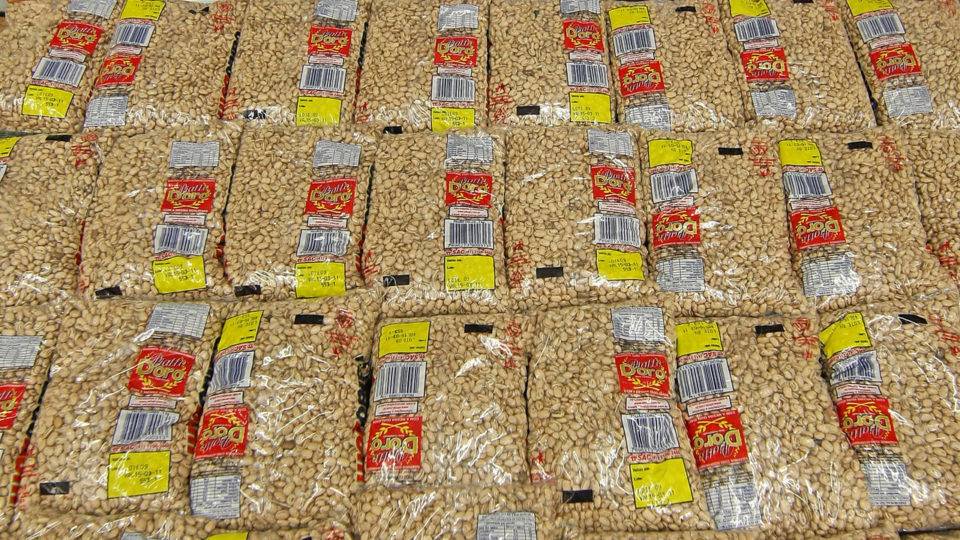 Coronavírus: 308 mil cestas básicas serão entregues em aldeias indígenas pela Funai Alimentos da merenda escolas adquiridos com recursos do Programa Nacional de Alimentação Escolar (PNAE) serão doados às famílias dos alunos que tiveram aulas suspensas.