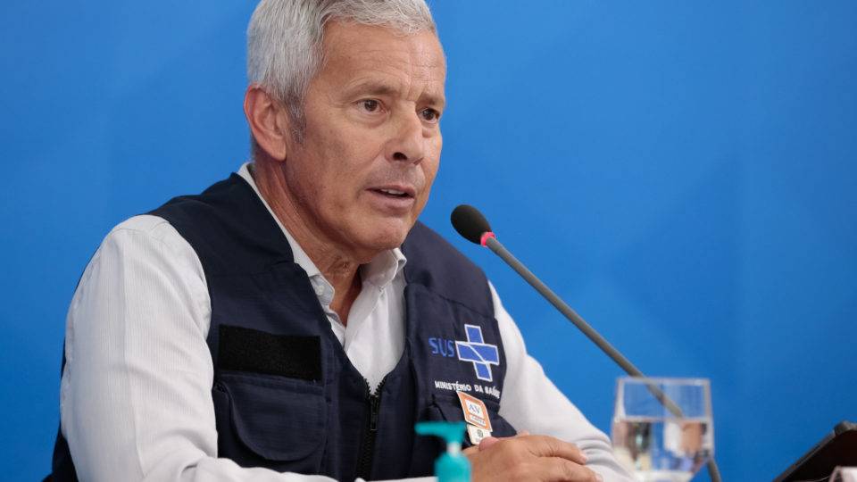 Amazonas tem 13 mortes por Covid-19 a cada 1 milhão de habitantes; São Paulo tem 12 O secretário-executivo do Ministério da Saúde, João Gabbardo, disse que situação da Covid-19 no Amazonas é emergencial.