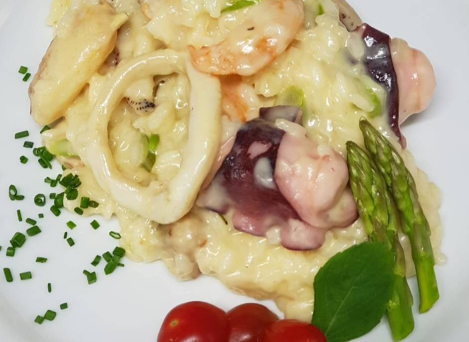Risoto com frutos do mar é um dos preparos do chef Junior Pereira. Foto: Divulgação Risoto com frutos do mar é um dos preparos do chef Junior Pereira. Foto: Divulgação