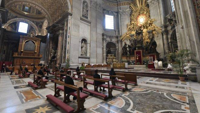 Missa da Quinta-Feira Santa celebrada pelo papa Francisco na Basílica de São Pedro.