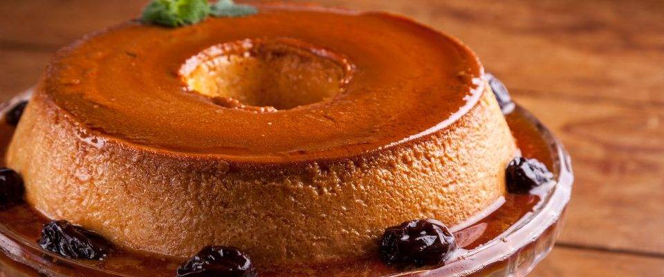 Fotos de três receitas para o dia das mães: Pudim de Leite, Bife à Parmegiana e Fetuccine ao Molho Branco para a Revista Bom Gourmet. Todos fotografados no Restaurante novo Madalosso. Local: Restaurante Madalosso. Av. Manoel Ribas, 5875 - Santa Felicidade.