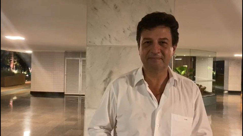 Mandetta aproveitou lives populares, como as de Marília Mendonça e Jorge e Mateus, para passar recado sobre isolamento social
