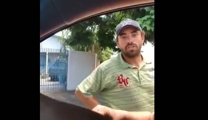 PSL diz que expulsou empresário que agrediu morador de rua no Mato Grosso Morador de rua de Sinop foi agredido covardemente por empresário filiado ao PSL do Mato Grosso.
