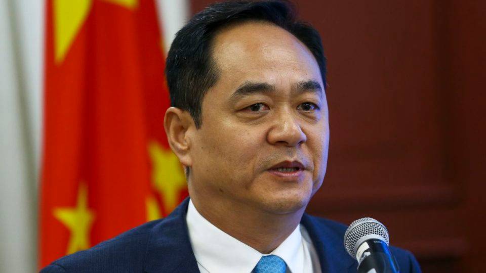 Embaixador da China no Brasil, Yang Wanming, disse que Eduardo Bolsonaro parece ter contraído "vírus mental" para envenenar a relação entre os países.
