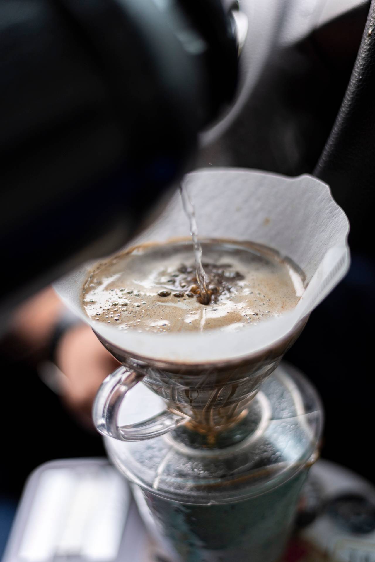 Hario V60, um dos métodos de filtragem que é possível ter em casa