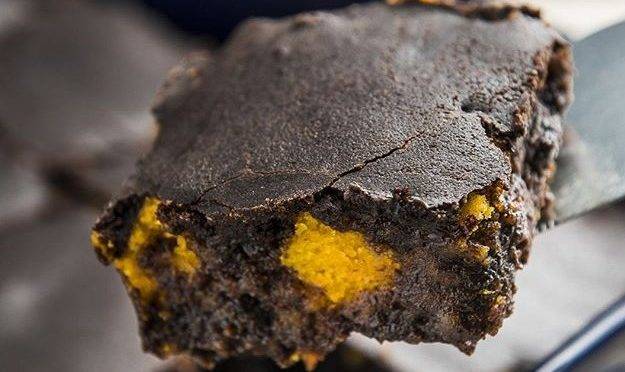 Bolo de cenoura da Julia Guedes.