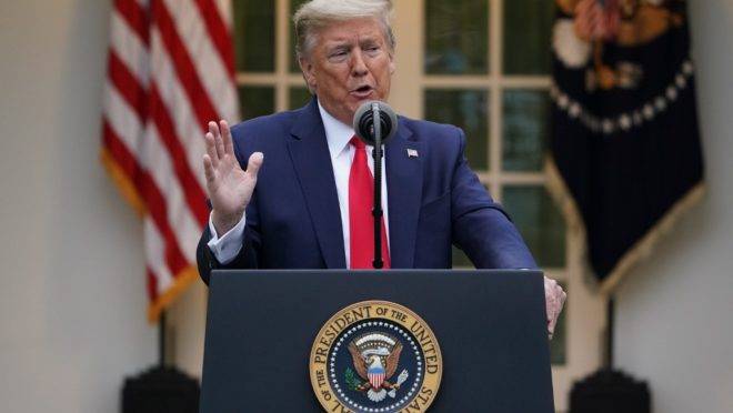 O presidente dos EUA, Donald Trump, em entrevista coletiva na Casa Branca, 14 de abril de 2020