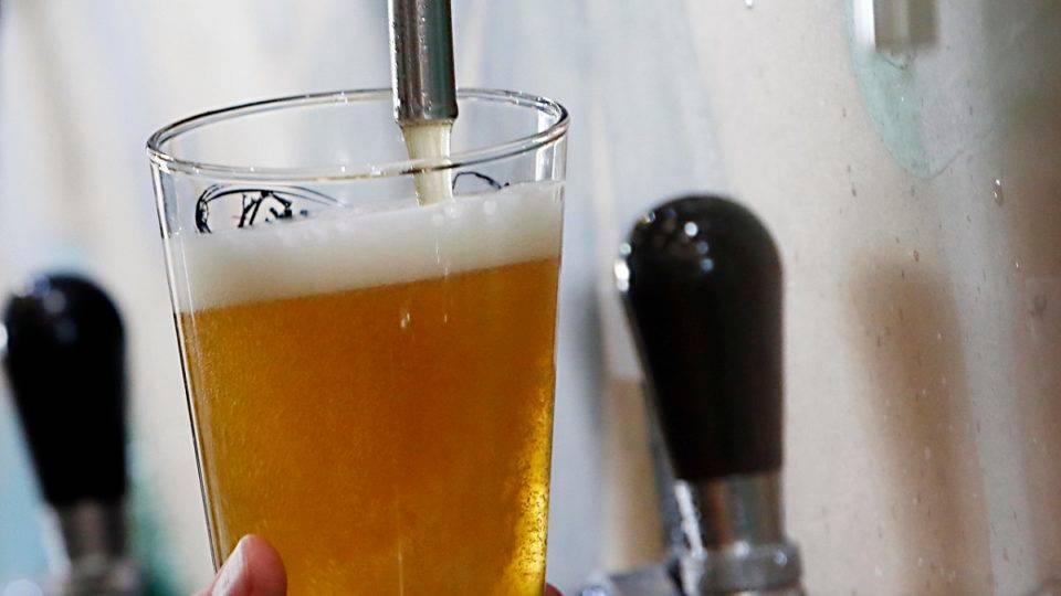 Cervejarias do Paraná doam chopes em troca de alimentos não perecíveis Chope