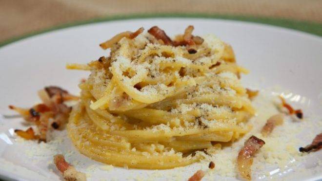 Spaghetti alla carbonara do chef Massimiliano Morabito