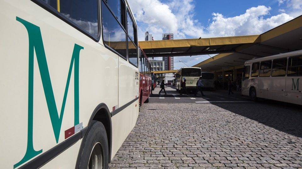 Não vai ter reajuste, por enquanto, na tarifa do transporte coletivo da RMC Sistema de transporte coletivo da Região Metropolitana de Curitiba.
