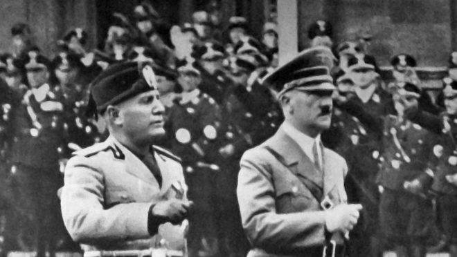 Mussolini e Hitler em Berlim, em 1937.