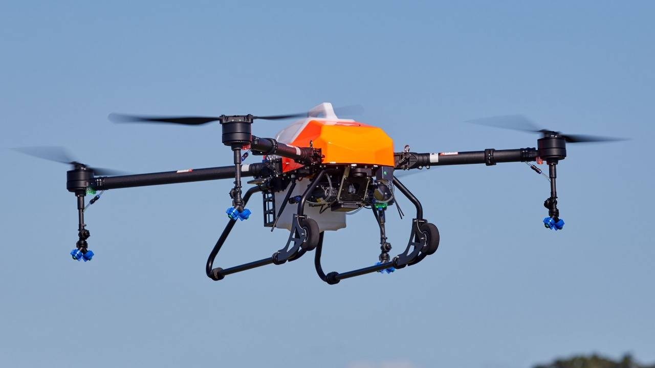 O drone realiza voos com três metros de distância do solo. Foto: Divulgação/SkyDrones O drone realiza voos com três metros de distância do solo. Foto: Divulgação/SkyDrones