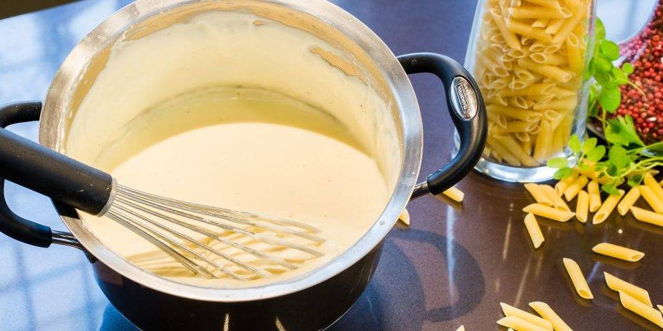 Receita de molho branco (béchamel).