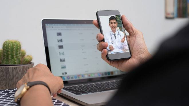 Telemedicina ajuda pacientes durante pandemia de COVID-19