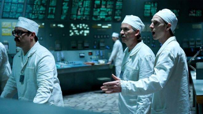Cena da minissérie “Chernobyl”, do canal HBO: a mentira como modus operandi dos regimes socialistas e das economias planificadas.