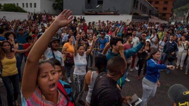 Protestos na cidade venezuelana de Cumanacoa, 22 de abril de 2020