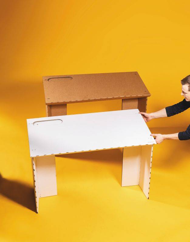 A mesa de papelão desenvolvida pela Stykka tem projeto open source disponível para download. Foto: Divulgação A mesa de papelão desenvolvida pela Stykka tem projeto open source disponível para download. Foto: Divulgação