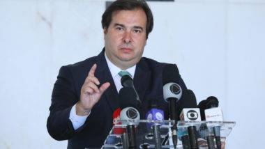 Quanto o auxílio de Maia a estados e municípios pode custar à União, segundo a IFI O presidente da Câmara, Rodrigo Maia, em entrevista coletiva para falar sobre o novo coronavírus.