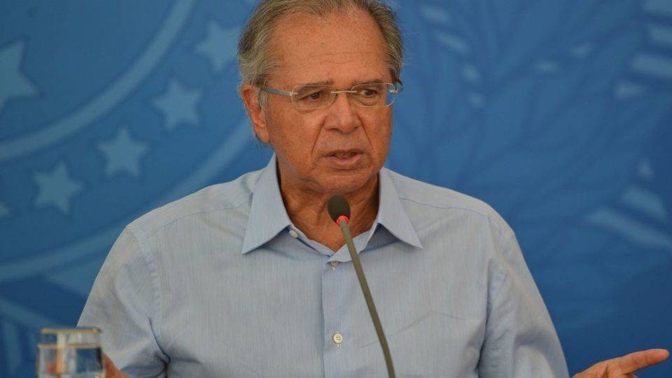 Como Economia foi de “ministério das reformas” a “pasta de medidas emergenciais” O ministro da Economia, Paulo Guedes. fala à imprensa no Palácio do Planalto