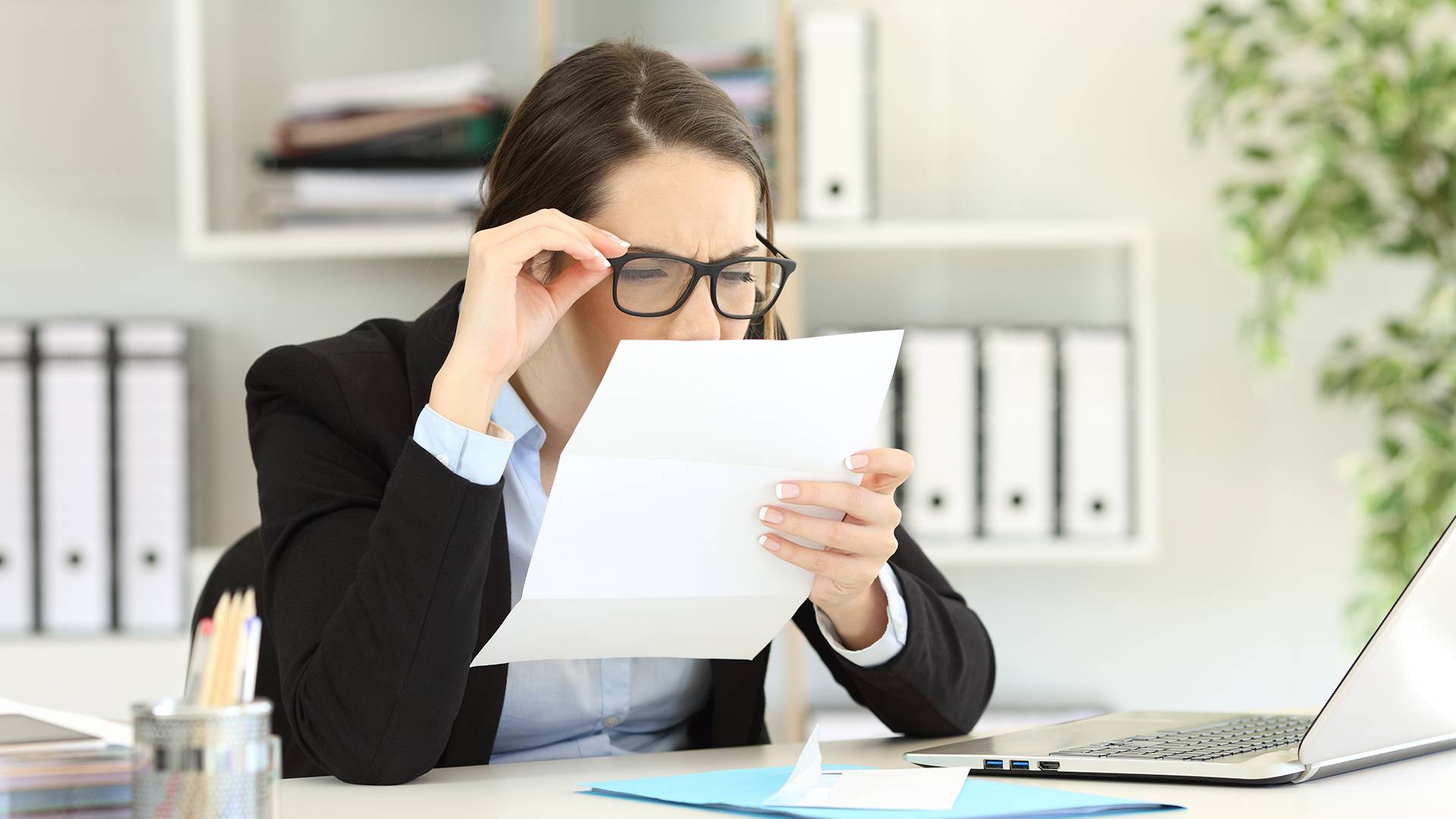 Saiba que dores de cabeça constantes, podem ser causadas por problemas de visão