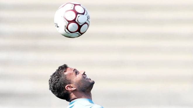 Cristovam tem contrato com o Paraná, mas deve permanecer no Guarani