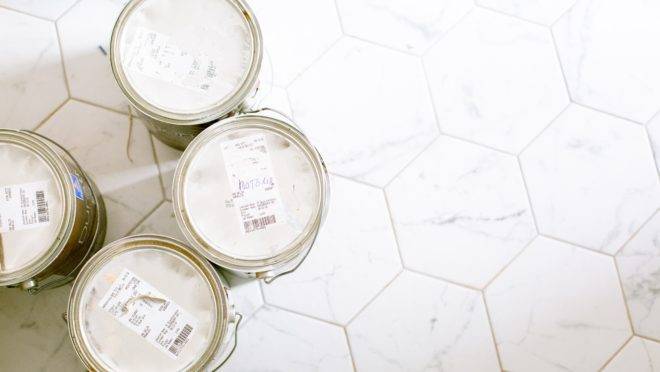 A recomendação é que seja usada tinta epóxi para pintar azulejos.