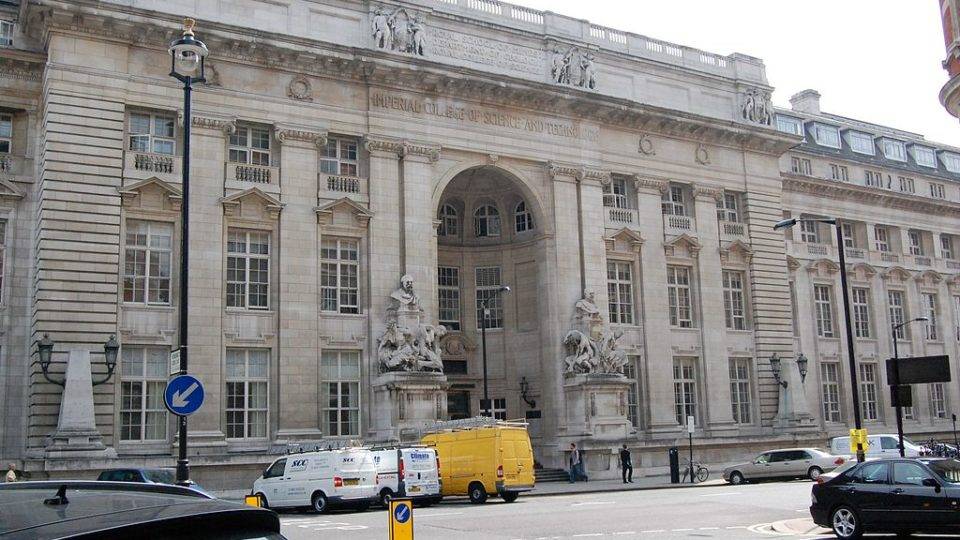 Modelo estatístico do Imperial College aplicado à Suécia gera resultados absurdos imperial college