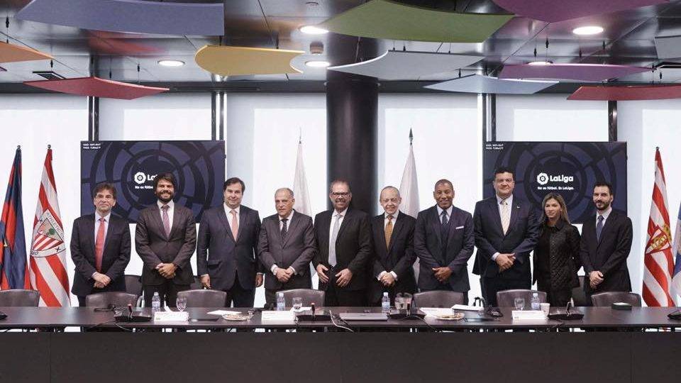 Quanto custa uma missão oficial do presidente da Câmara, Rodrigo Maia? Rodrigo Maia e comitiva tiveram reunião com equipe da La Liga, em Madri