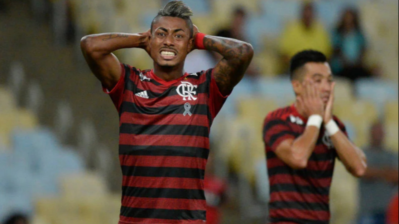 Bruno Henrique, assim como o restante do elenco, ainda não teve o salário reduzido, mas a tendência é que isso ocorra em breve. Foto: Alexandre Vidal, Flamengo. Bruno Henrique, assim como o restante do elenco, ainda não teve o salário reduzido, mas a tendência é que isso ocorra em breve. Foto: Alexandre Vidal, Flamengo.