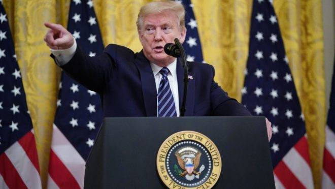 O presidente dos EUA, Donald Trump, na Casa Branca, 30 de abril de 2020