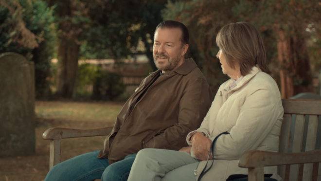 “After Life”, série de Rick Gervais, parte de uma premissa extremamente sombria, mas, aos poucos, se rende ao espírito generoso da humanidade.