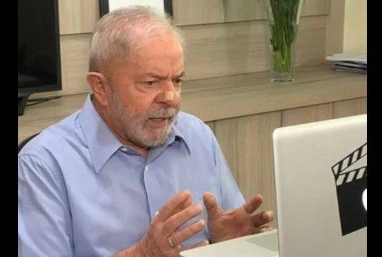 Lula trocou mensagens com Fernando Collor pelo Twitter.