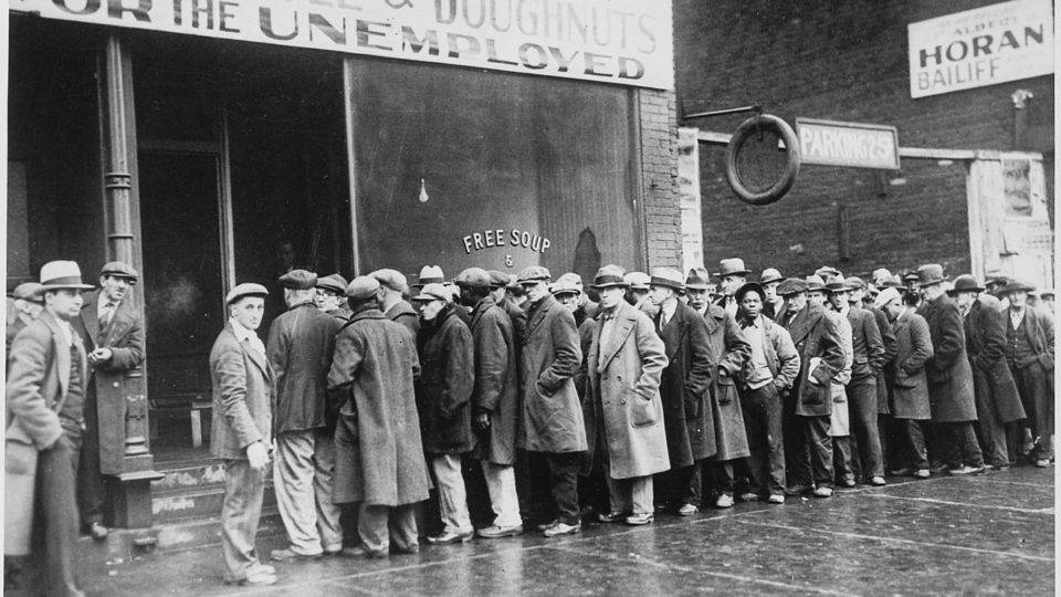 A geração que enfrentou a fome, a pólio e a guerra teria vergonha de nós Aquelas gerações anteriores balançariam negativamente a cabeça ao verem como estamos reagindo aos atuais desafios econômicos.