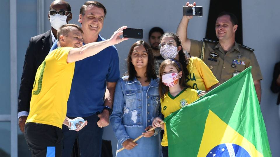 Banco Central precisa fingir que risco político não existe Bolsonaro em manifestação em Brasília no último domingo.