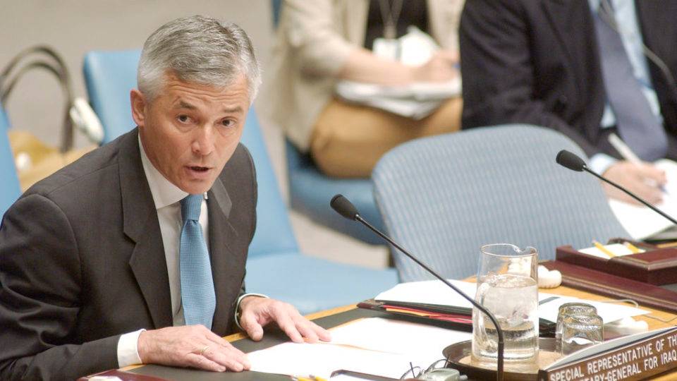 A força ficou de fora do filme sobre Sérgio Vieira de Mello O brasileiro Sérgio Vieira de Mello em reunião da ONU em Nova Iorque, julho de 2003