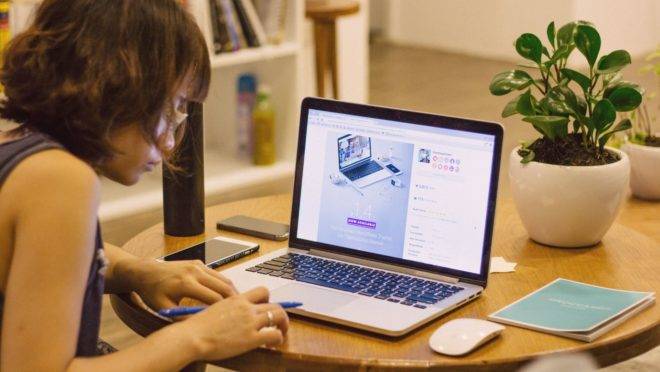 Cuidados com a ergonomia ajudam a manter a saúde durante o home office