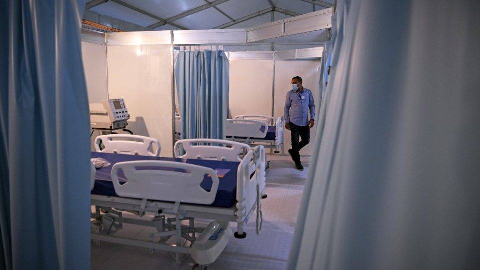 Hospital de Campanha construído no Riocentro, em foto do dia 29 de abril, antes da inauguração. O local tem 100 leitos.