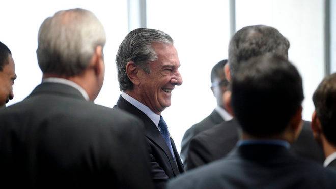 Fernando Collor é um dos parlamentares que usa emendas para combate ao coronavírus como ferramenta de autopromoção
