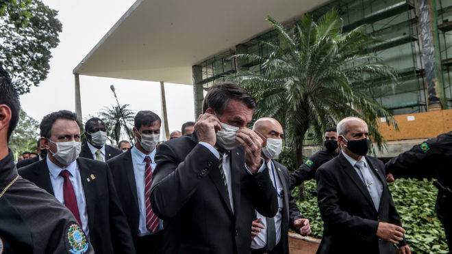 Bolsonaro já editou 43 medidas provisórias até abril de 2020, o mesmo que Dilma Rousseff (PT) editou em todo o ano de 2015.