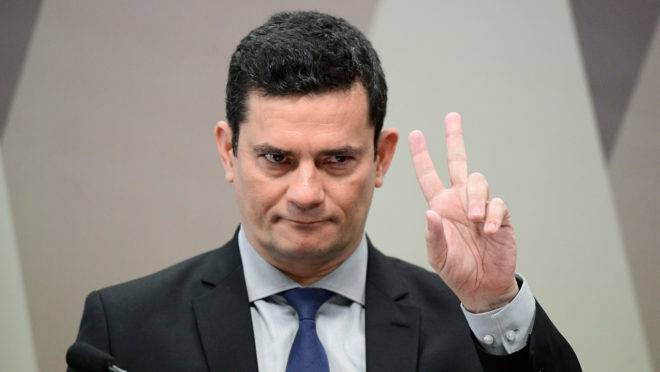 Cerco à Lava Jato dá ao ex-juiz Sergio Moro um motivo para se manter ativo no cenário político até 2022.