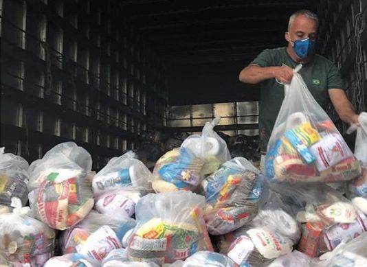 Desde o início da ação, 61 toneladas de alimentos já foram distribuídas. Foto: Juntos Somos Mais Arq PR / Divulgação Desde o início da ação, 61 toneladas de alimentos já foram distribuídas. Foto: Juntos Somos Mais Arq PR / Divulgação