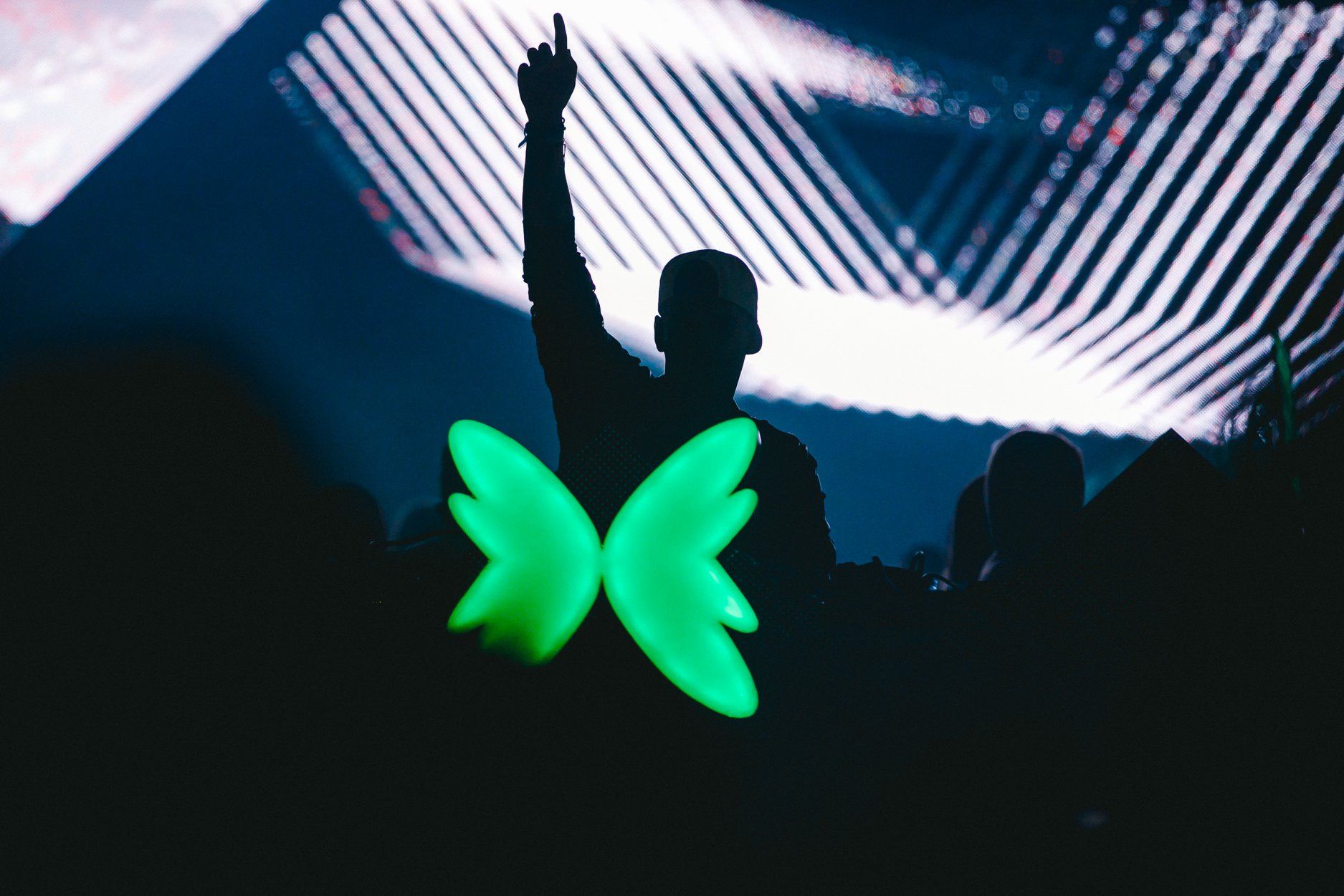 O clube catarinense cinco vezes eleito como Melhor do Mundo pela revista inglesa DJ Mag realiza live streaming de música eletrônica neste fim de semana.